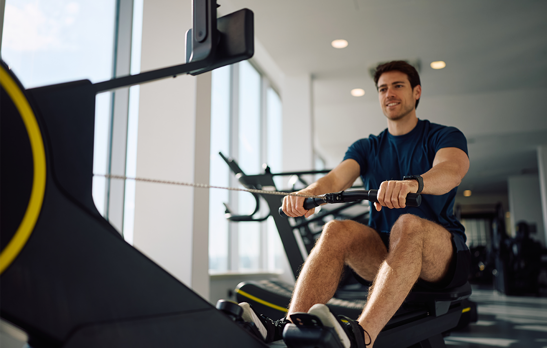 Más fuerza en la parte superior de la espalda: cómo entrenar de forma específica y correcta con una máquina de remo